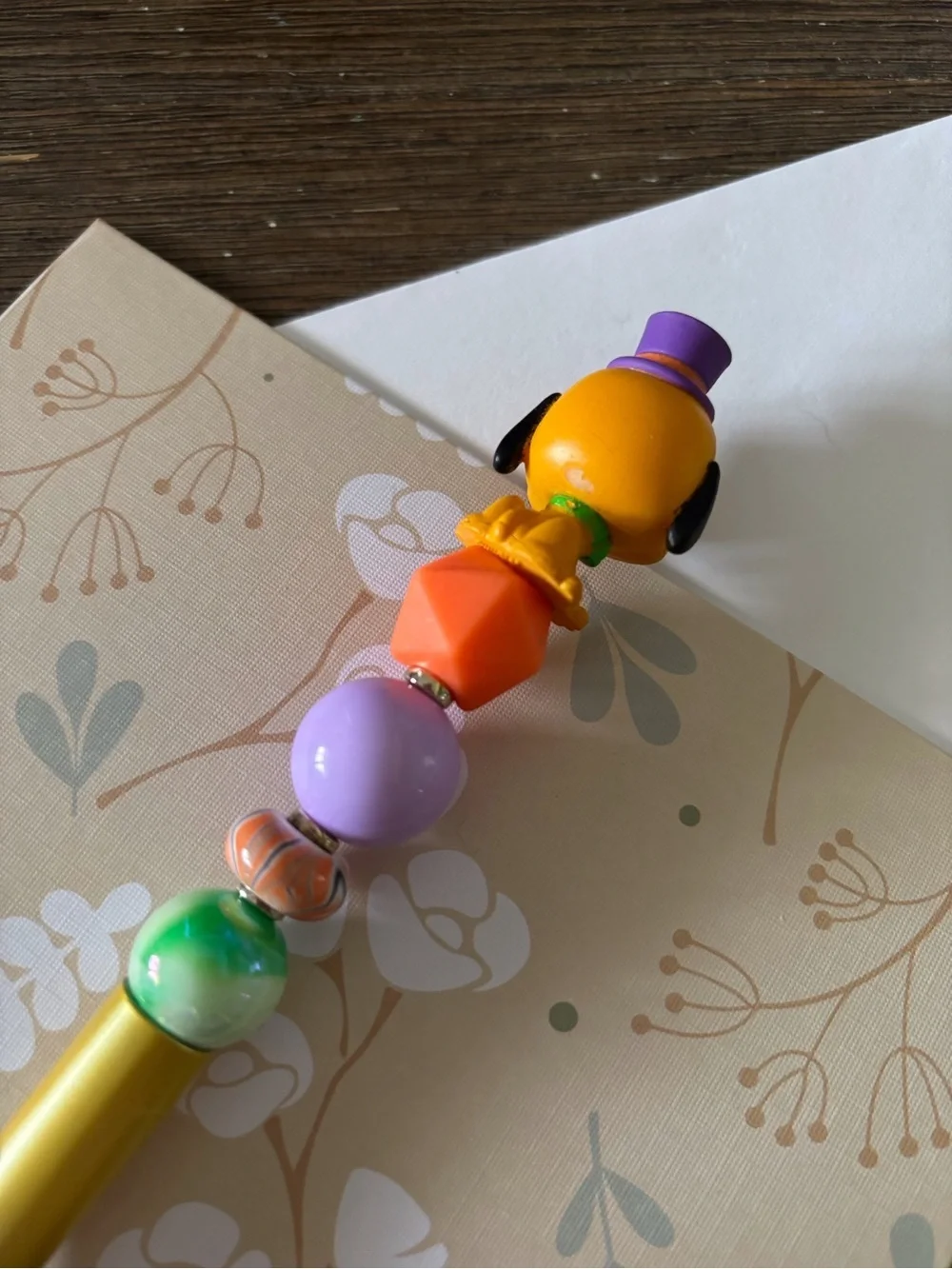 Disney Doorables: Mickey Mouse: Halloween Pluto handmade beaded pen